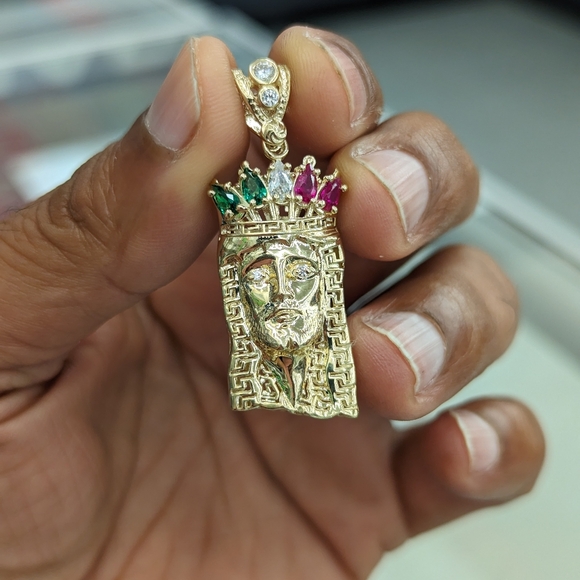 10kt Real Gold Jesus Face Pendant
